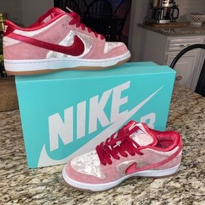 Nike Strangelove Dunk Low💞❤️